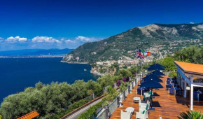  Hotel Torre Barbara  Вико-Экуенсе